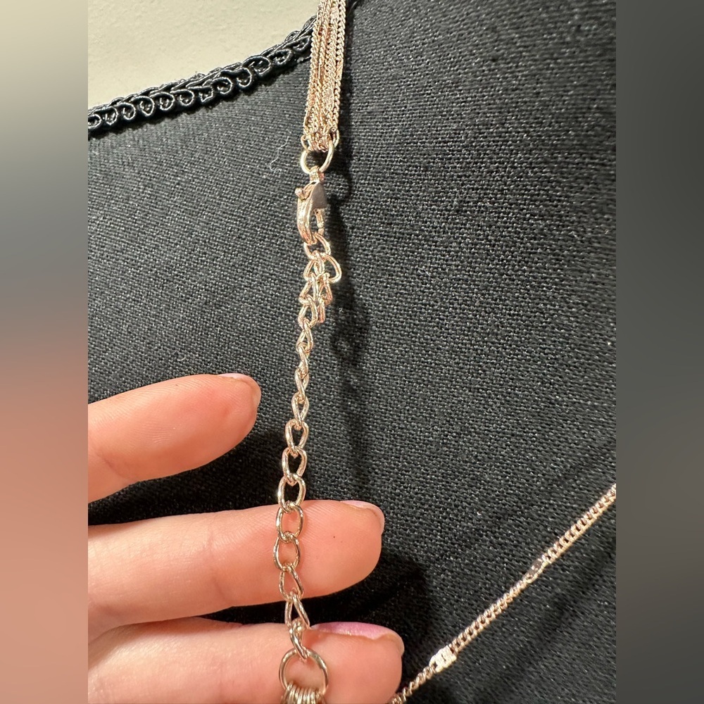 🔴Elegant Gold Layered Necklace - Picture 4 of 4